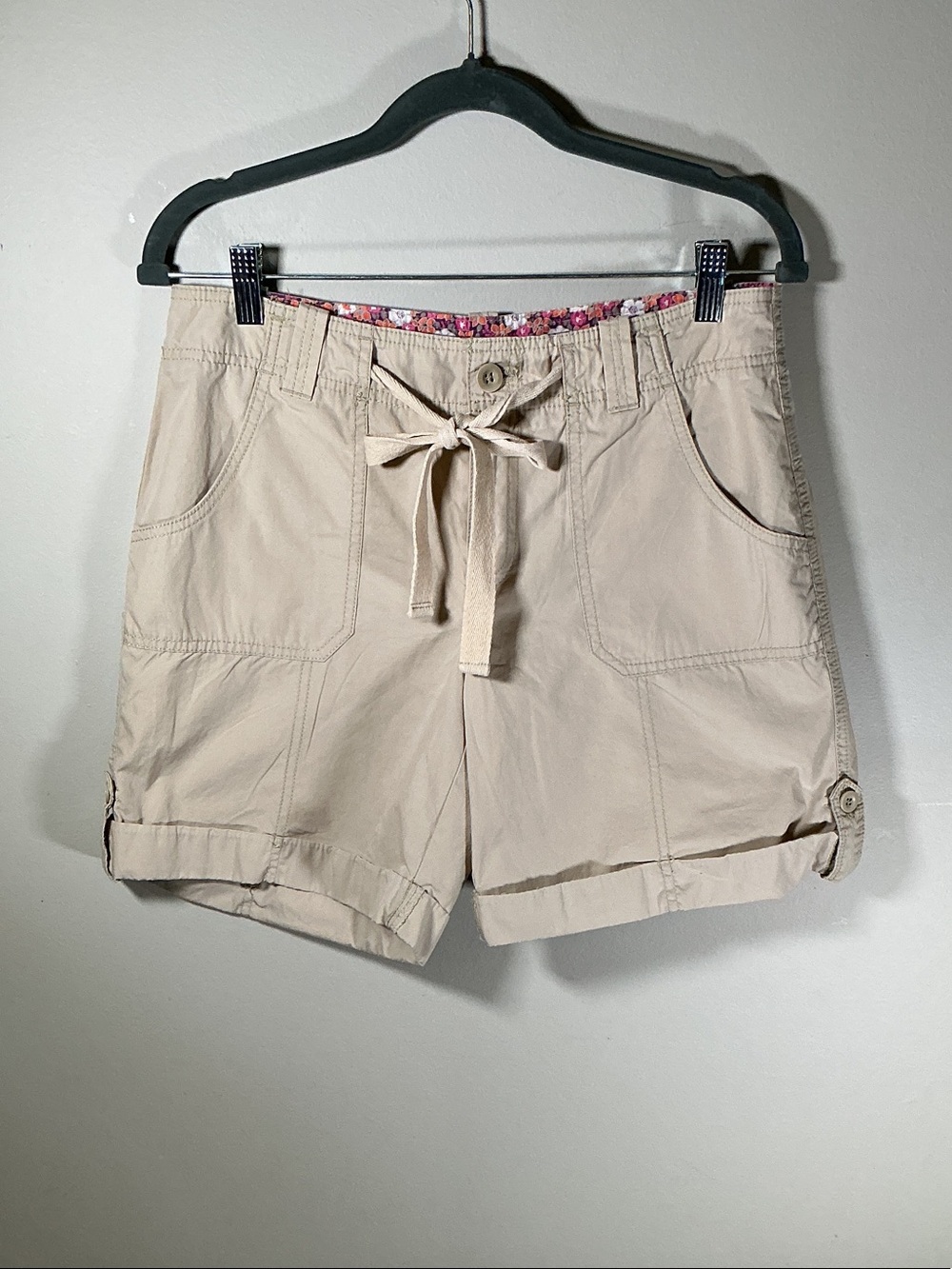 IZOD Khaki Drawstring Utility Shorts Size 6 Floral Trim Casual Summer